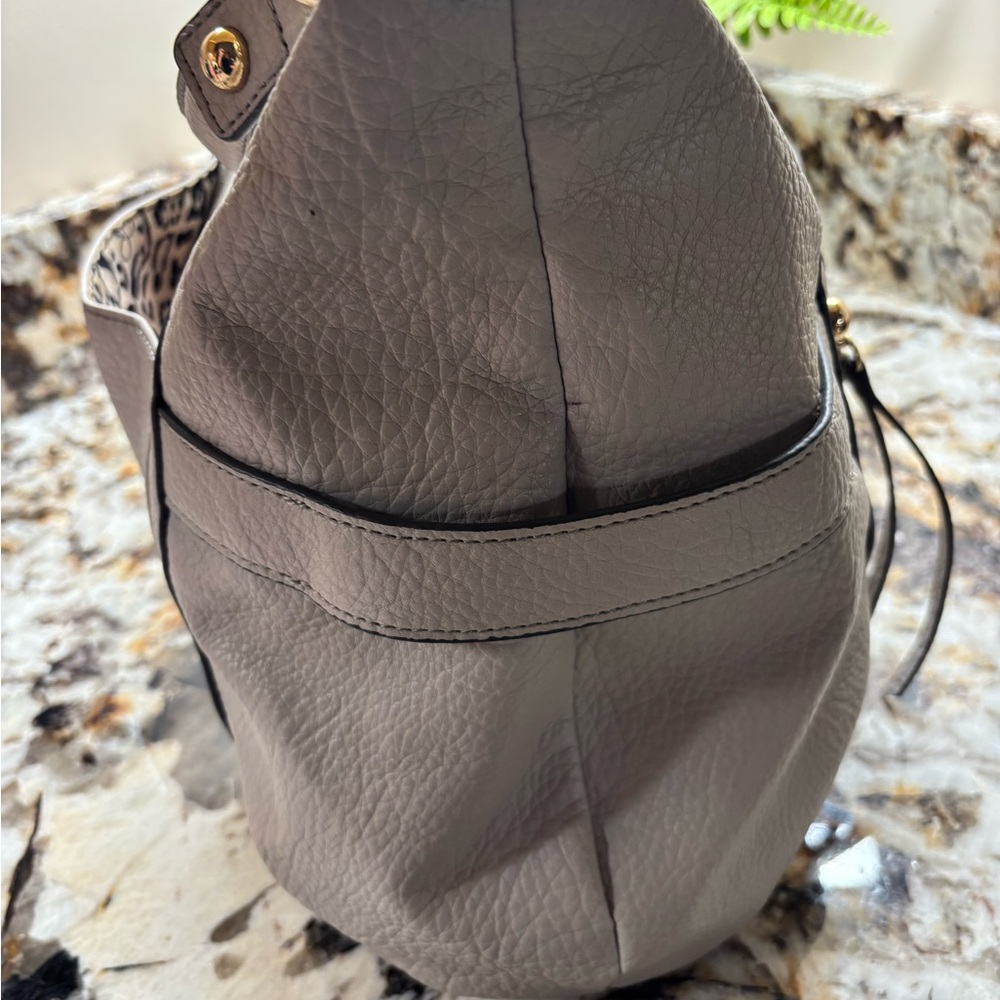 Jessica Simpson Cream Hobo Bag with Gold Accents - Picture 9 of 16